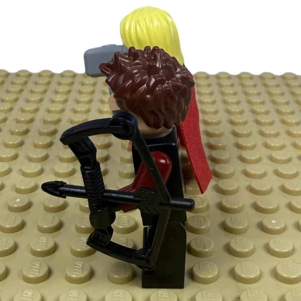 Lego Hawkeye & Thor Minifigures w/ Bow & Hammer 76030 Avengers sh0172‎  sh0170 - Picture 4 of 4
